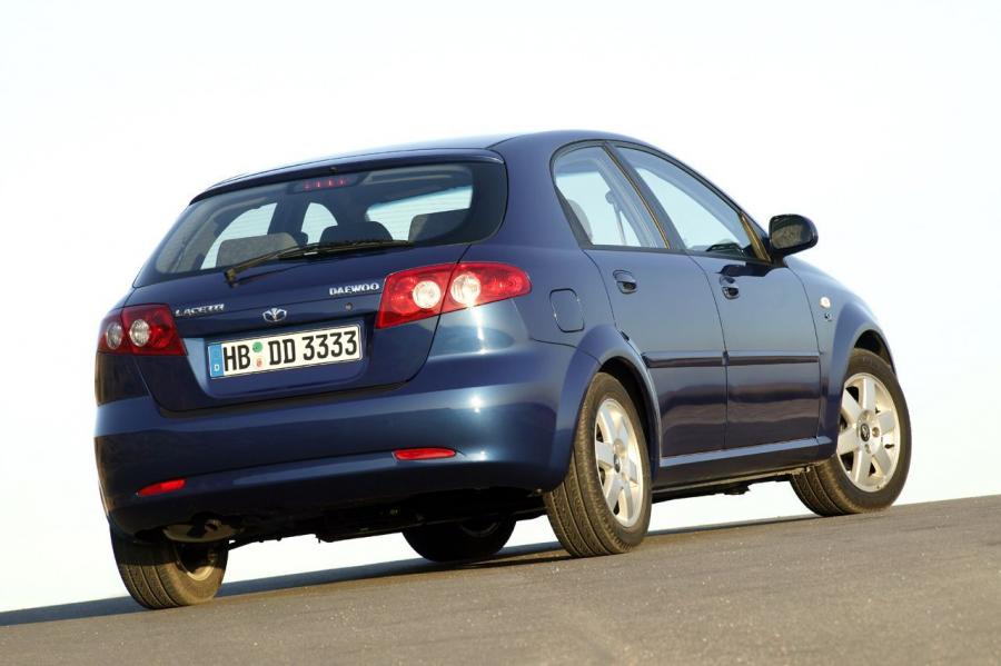  Daewoo Lacetti SX 2004 года  (WW) (фото 2 из 16)
